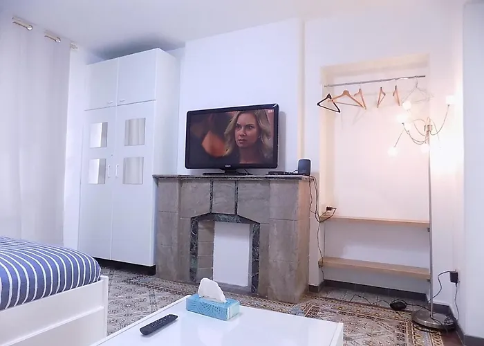 Maison Lydie - Meublé De 3 étoiles Charleroi